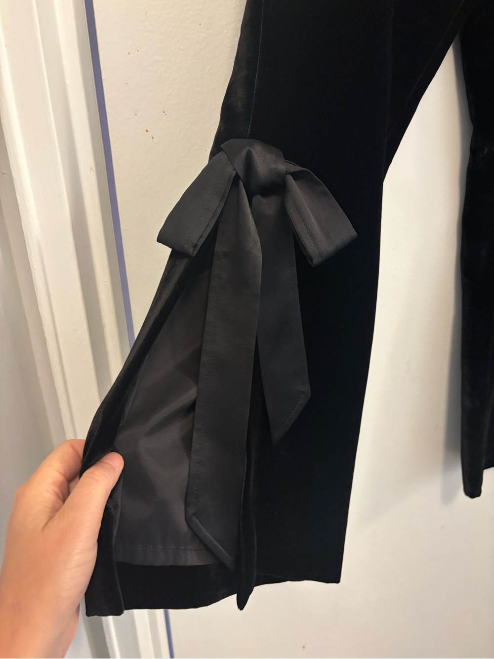 cinq a sept Black Velvet Flare Pants with Side Bow Ties 6 luxury - Picture 3 of 7